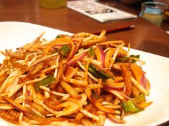 -老滇山寨•云南特色菜•地方菜•民族风情歌舞表演(金碧店)