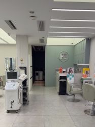 -PE SALON