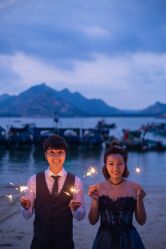 -现代经典婚纱摄影