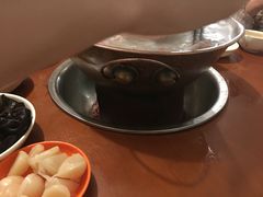 -洞庭洲·防空洞火锅·烧烤·铜锅涮肉(新百广场店)