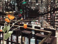 -钟书阁(群光广场店)