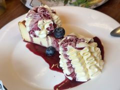 蓝莓奶油瀑布蛋糕-Blac+Blac(中海环宇荟店)