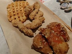 -必胜客(世纪港湾店)