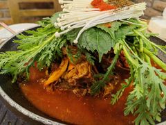 土豆排骨火锅-喇喇排骨火锅·传统韩式脊骨汤(望京西园总店)