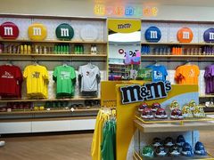 -m豆巧克力世界(上海世茂广场店)