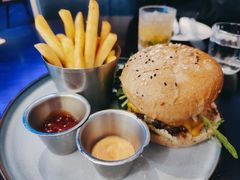 香浓蘑菇牛肉汉堡-bluefrog蓝蛙(皇庭广场店)