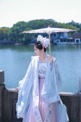 -梦回汉唐汉服旗袍体验馆(拙政园店)