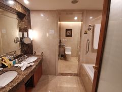 -汕尾巴黎半岛酒店