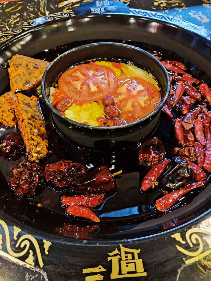 过三关老火锅(龙泉路店)-"[薄荷]环境: 干净 环境很好 [服.