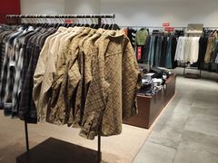 -URBAN REVIVO(上海中庚漫游城店)