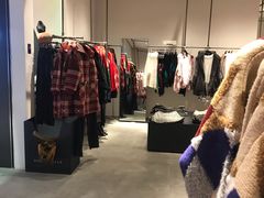 -URBAN REVIVO(欢乐海岸购物中心店)