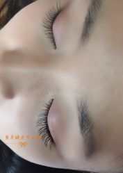 -爱美睫美甲会馆