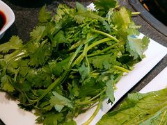 香菜半份-大匠工房古船木艺术餐厅·猪肚鸡专门店(长白仙岛店)