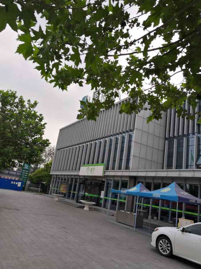 服务区-"京哈高速公路丰润服务区面积不是很大,晚上."-大众点评移动版