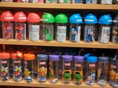 -名创优品(北京新中关购物中心地铁层店)
