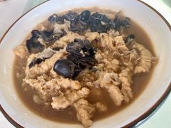 -红栌温泉山庄生态美食餐厅