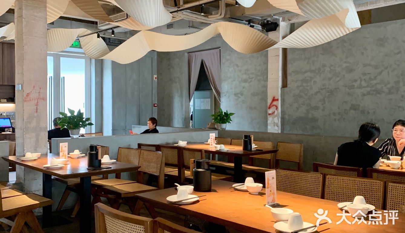 「广州海珠探店」一家工业风的湘菜馆