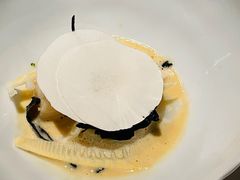 大連扇貝/墨魚/竹筍/小牛肉炖汁/雲南黑喇吧菌-Le Comptoir de Pierre Gagnaire