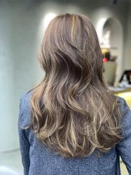 -变画·发型STUDIO