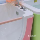 宝贝爱游泳