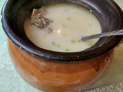 炖牛蒡羊排汤-八珍饺子·烤鸭·家常菜