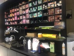 -HAIR CORNER