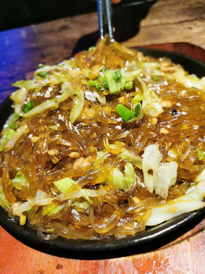 蛙小贰碳烧牛蛙-"六个人 点了两锅蛙 「孜然蒜香味」92.