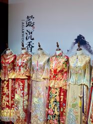 -懿沉香中式嫁衣礼服秀禾服龙凤褂马来褂旗袍总店