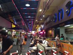 -海口骑楼小吃街