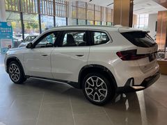 -上海宝信宝马4S店