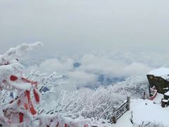 -峨嵋山金顶
