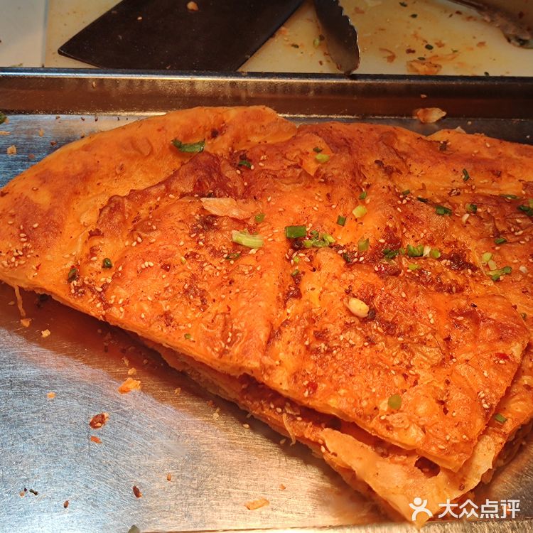 只要六块钱的鸡汁锅盔[调皮][调皮]      满满肉馅，一口酥脆