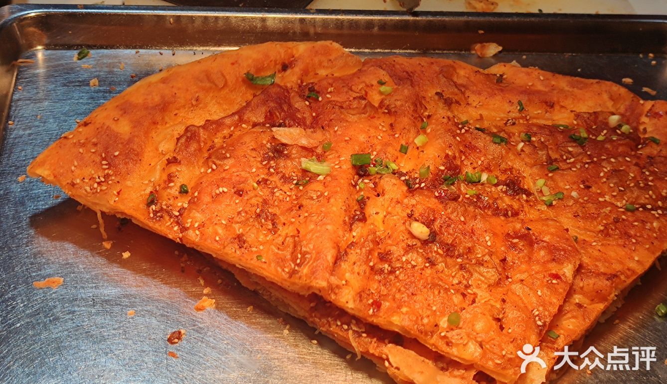 只要六块钱的鸡汁锅盔[调皮][调皮]      满满肉馅，一口酥脆