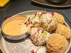 -Ameigo梅果·云贵川bistro(长宁来福士店)