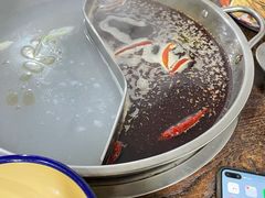 鸳鸯锅-三番火辣串串香(总店)