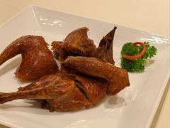 脆皮乳鸽-利苑酒家(合景国际金融广场店)