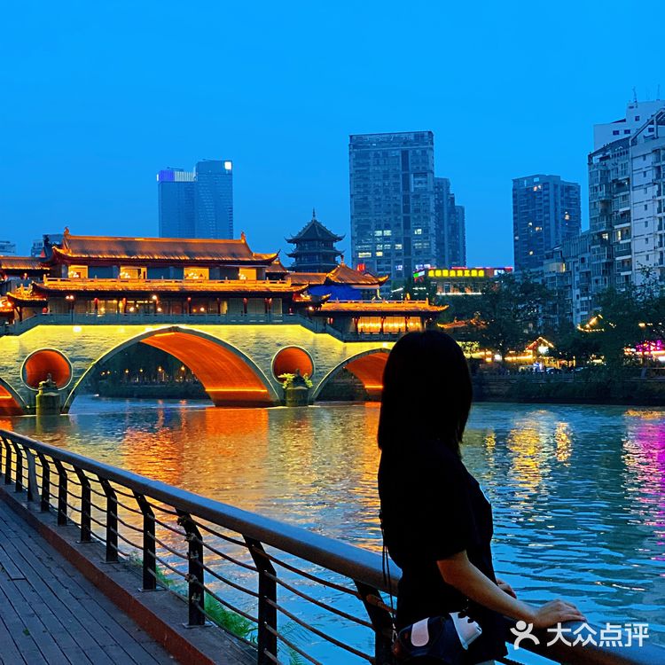 由当时布政使余一龙所建