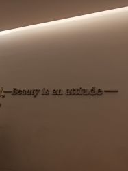 -萱娅美颜美体中心