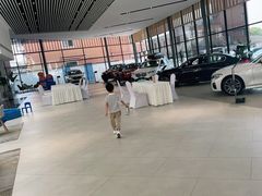 -宁波宝信宝马4S店(江北日湖店)