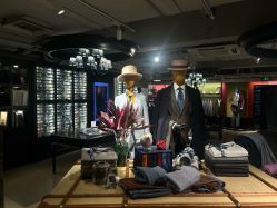 -BRANS PORO布朗斯伯勒西装高级定制·瑞璞西装(金陵店)