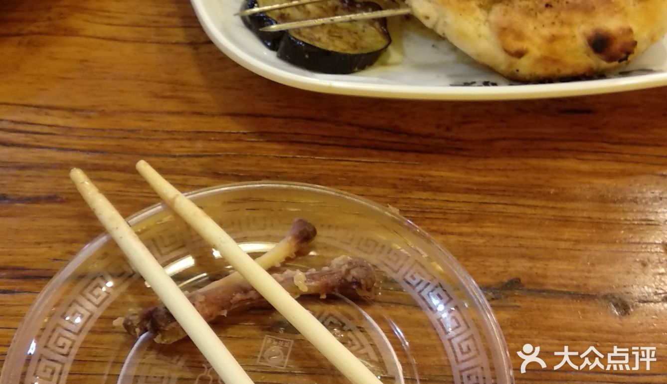 冰冰的~总体不错，环境干净，上菜也还可以，服务不算到位
