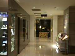 -尊爵天际大饭店 (近台茂)