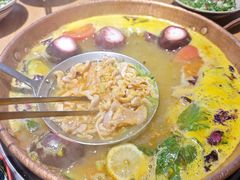 -洱火云南酸菜牛肉火锅(石景山当代商城店)