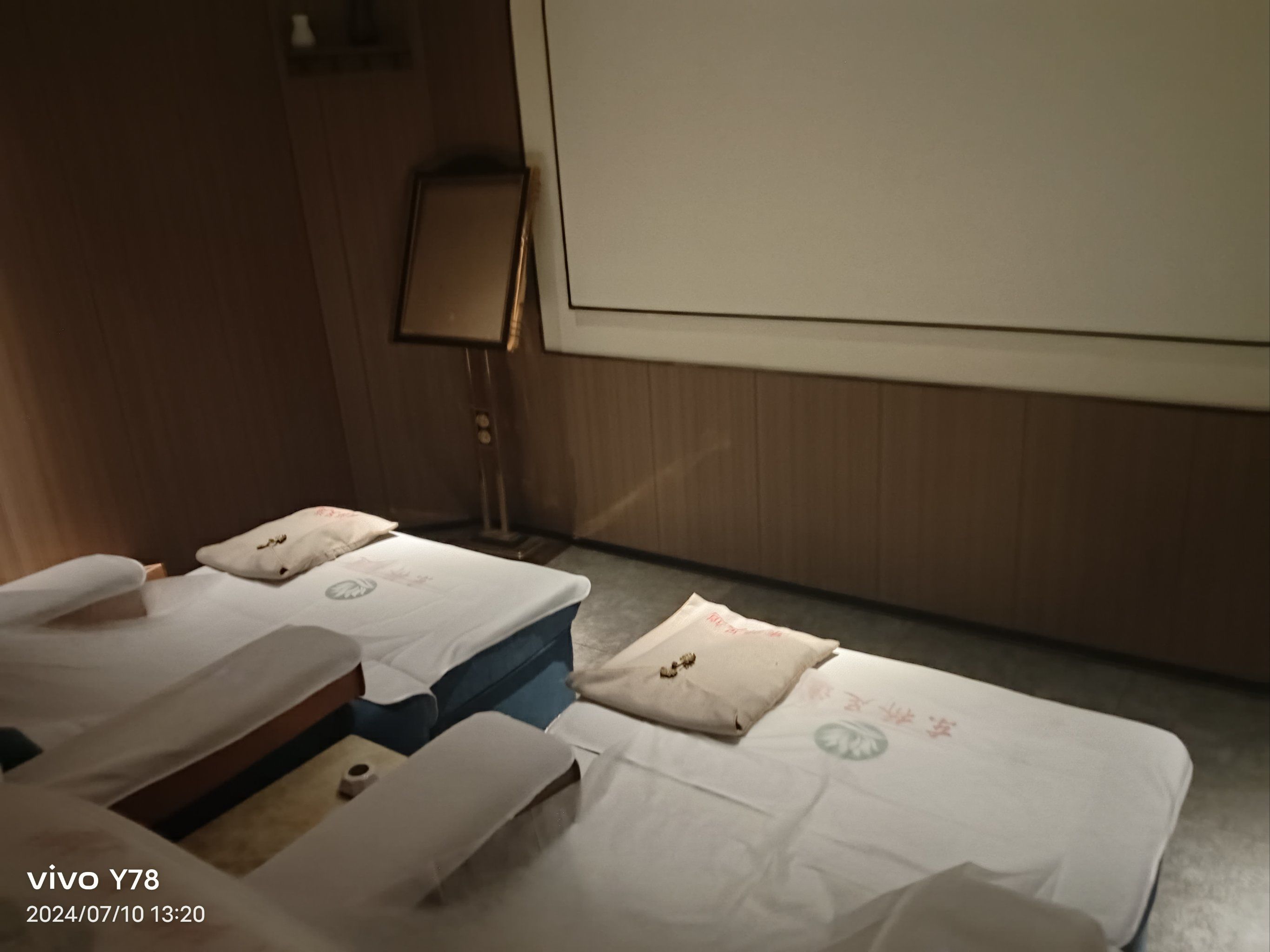 他家店非常的好尤其是2号和5号休假足疗特别热情