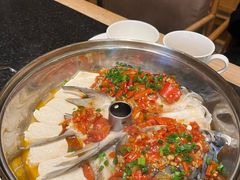 -鱼鲜饭香·招牌汽锅剁椒鱼头王