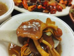 -阿山卓·野生菌火锅·纳西火塘烤肉