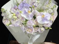 -何兮花店·气球派对鲜花店(马桥银春路万科城店)