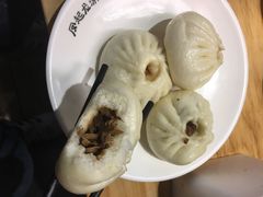 老面土猪肉包-凤起龙游老面包子(凯德晶品店)