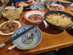 -爆炸头阿姨小四川正宗川味小吃(无任何分店)