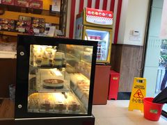 -红宝石·鲜奶小方·海派西点房(丰庄店)